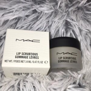 MAC Cosmetics lip scrubtious -sweet vanilla